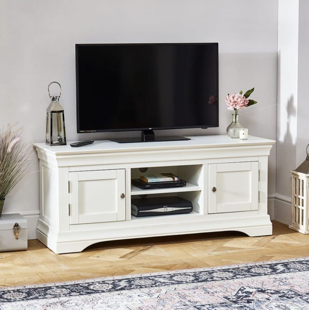 Wilmslow white painted widescreen tv unit