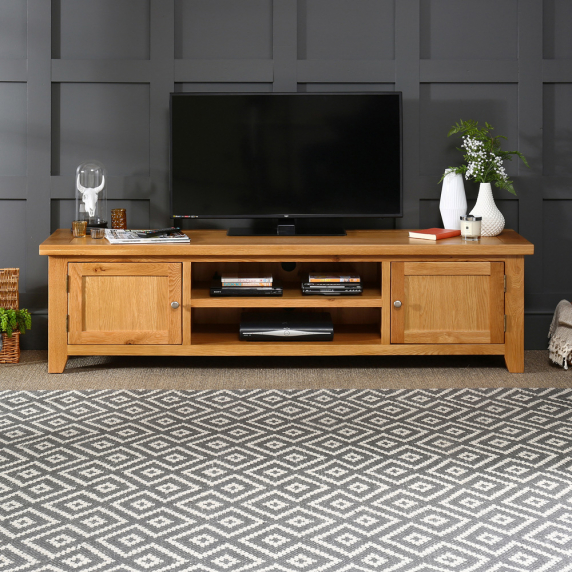 Cheshire Oak Large Widescreen TV Unit - Up to 80